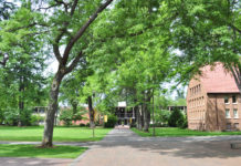 Faculty Joint Committee at PLU: A tense first forum between students and administration