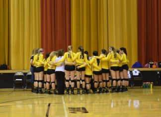 PLU womens volleyball blazes through first games