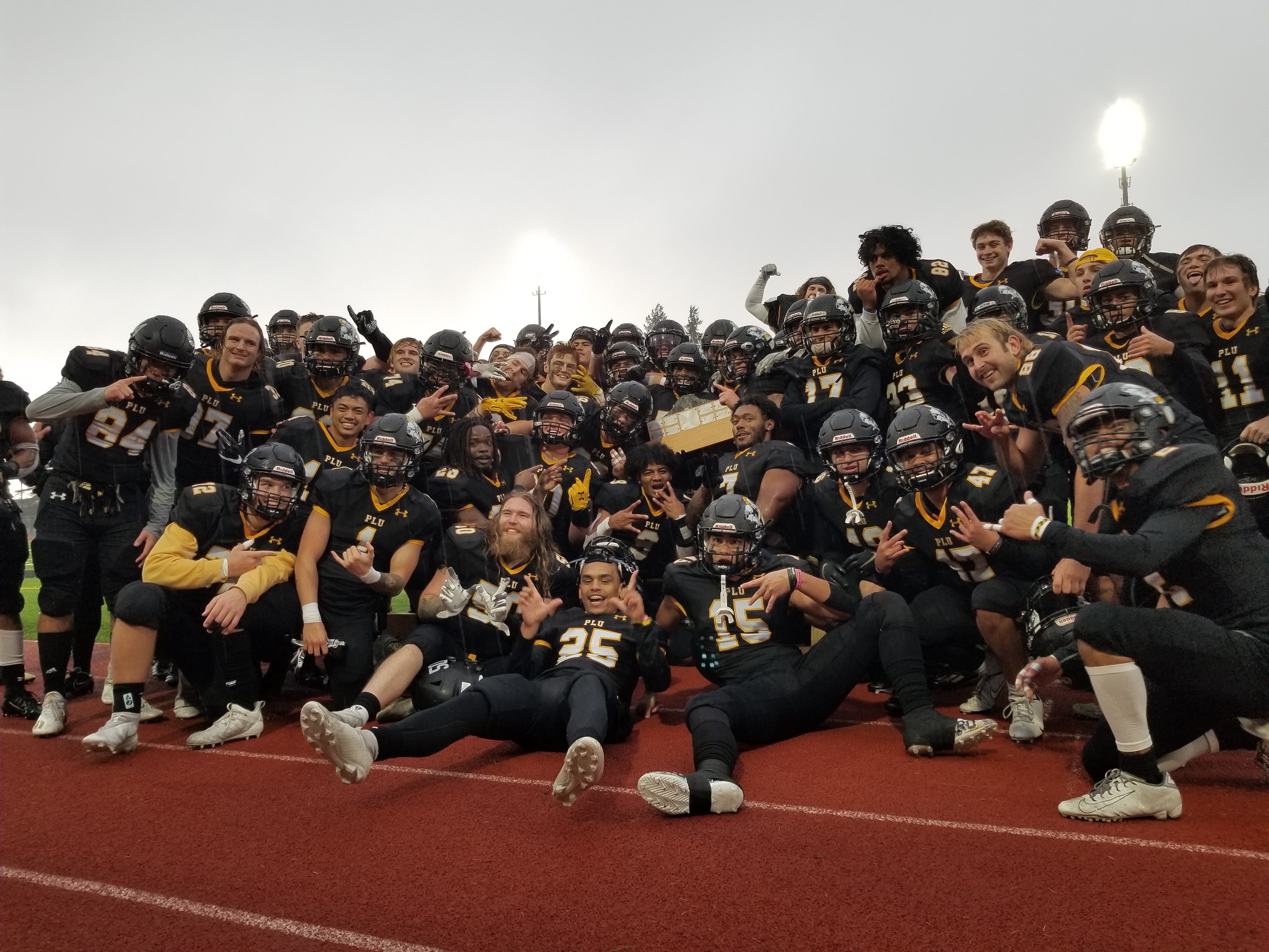 Wasco advances to state 6-AA football title game with 7-6 victory over  Cerritos | Sports | bakersfield.com