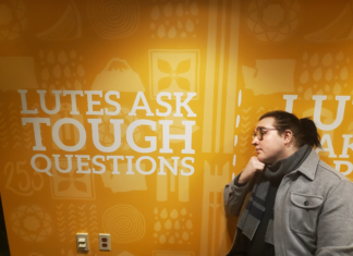 Philosophy should be a mandatory component of secondary education